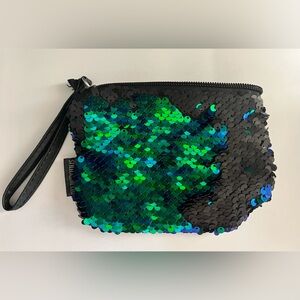 👍 Free with purchase OR 2/$15. Fashion Angels lipstick purse, reversible sequins